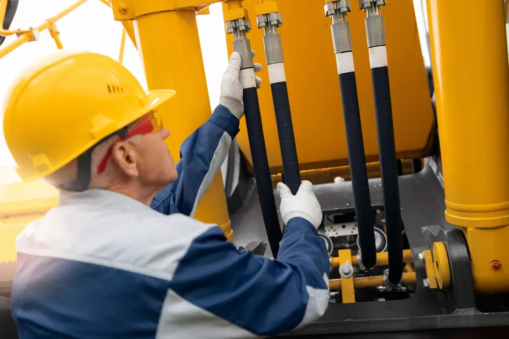 Mobile Hydraulic Hose Service When the Equipment Stays Put